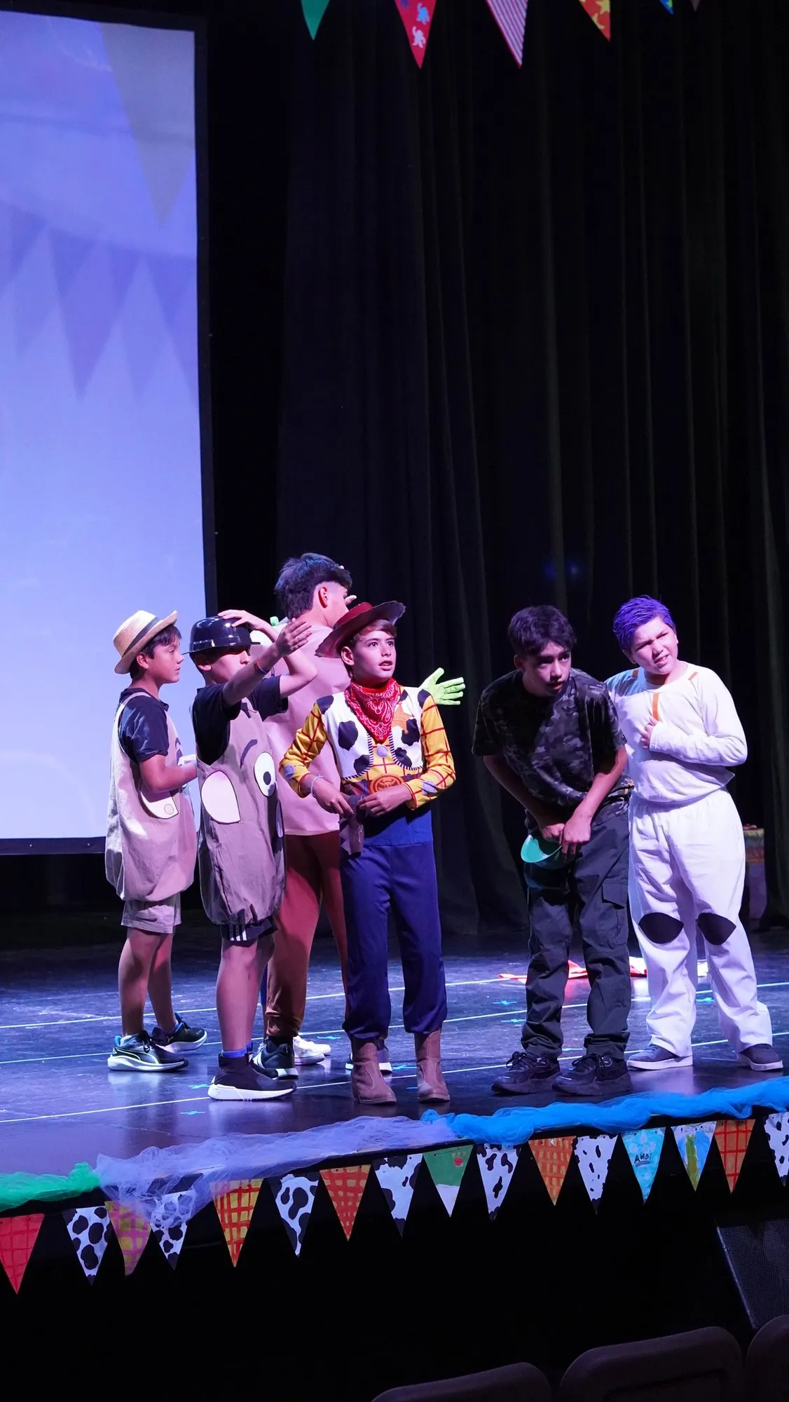 Obra de teatro en inglés de Primary sobre el escenario